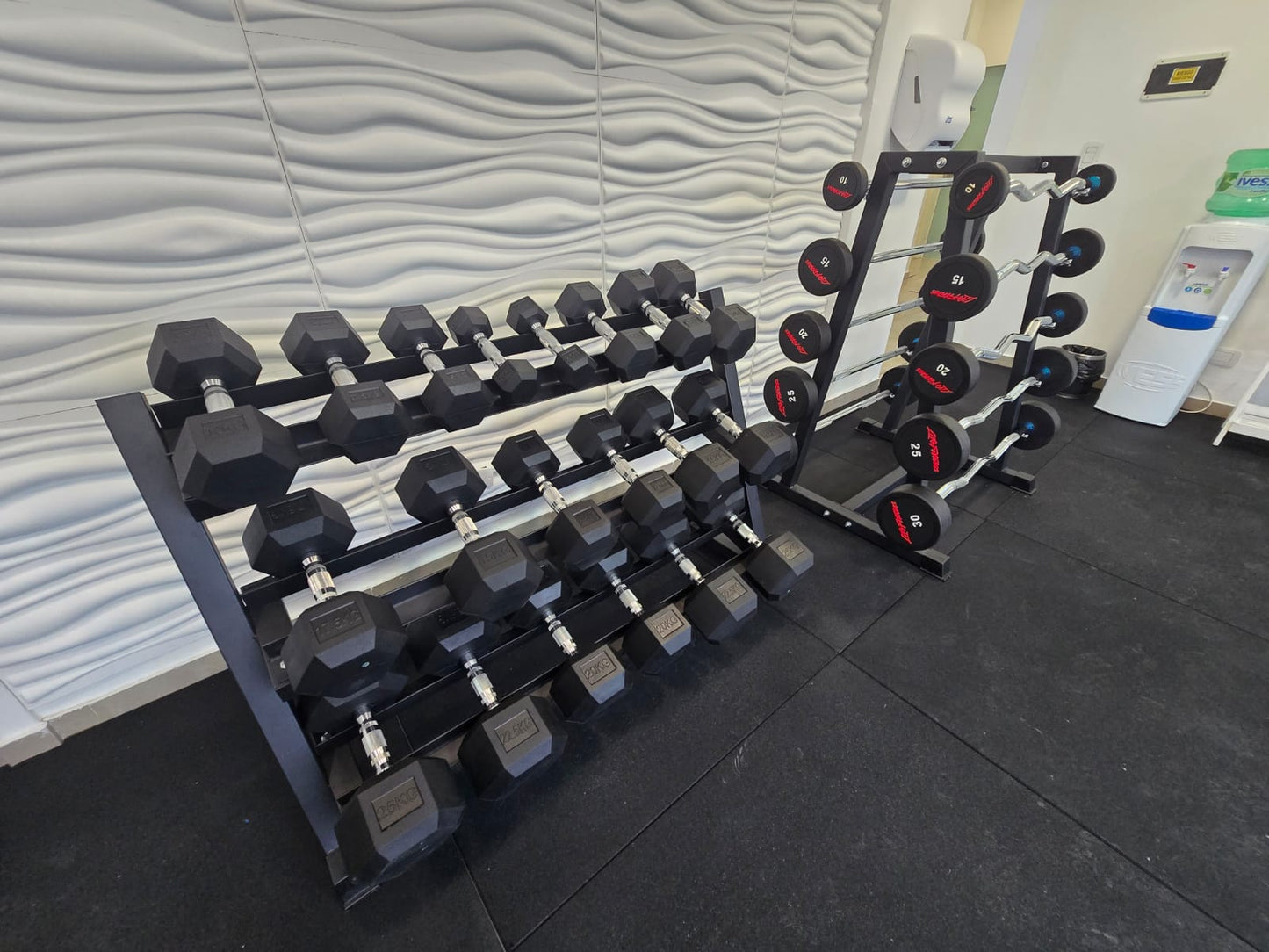 Piso PREMIUM de caucho reciclado antideslizante gimnasios crossfit placa 1x1mt 10mm